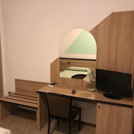Hotel Roma Cassano Magnago Екстер'єр фото