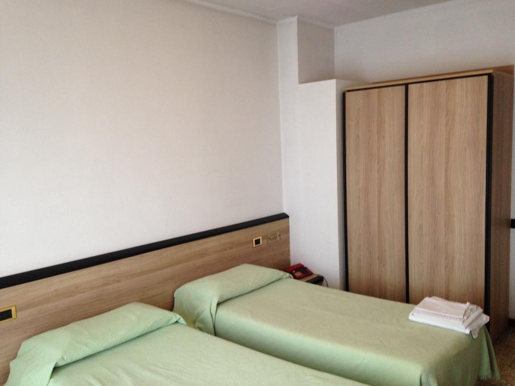 Hotel Roma Cassano Magnago Екстер'єр фото