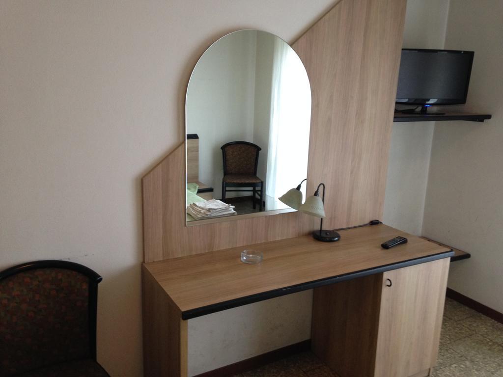 Hotel Roma Cassano Magnago Екстер'єр фото