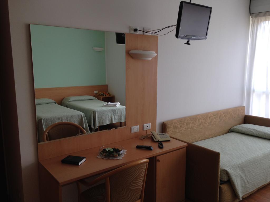 Hotel Roma Cassano Magnago Екстер'єр фото