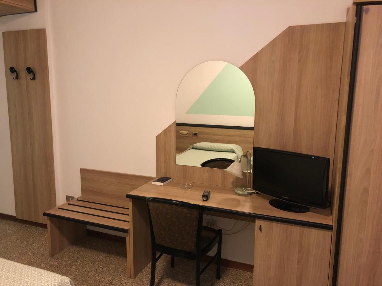 Hotel Roma Cassano Magnago Екстер'єр фото